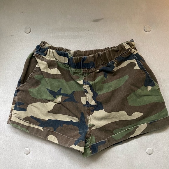 Camo shorts - Picture 1 of 3